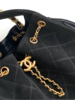 Chanel 25 small handbag, Grained calfskin & gold-tone - Image 4