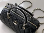 Chanel Matelasse Black Shoulder Bag Leather - Image 3