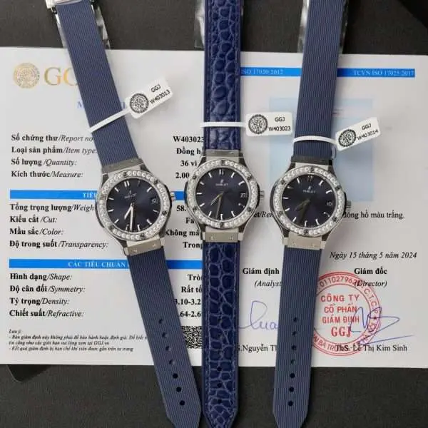 Dong-Ho-Hublot-Classic-Fusion-Titanium-Mat-Xanh-Blue-Replica-11-Vien-Dinh-Kim-Cuong-Moissanite-33mm-4-600x600-1 Hublot Classic Fusion Titanium Dial Blue Replica Watch Custom Moissanite Diamonds 33mm - Image 1