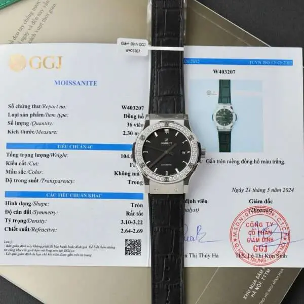 Dong-Ho-Hublot-Classic-Fusion-Titanium-Replica-11-Mat-Den-Vien-Dinh-Kim-Cuong-Moissanite-42mm-8-600x600-1 Hublot Classic Fusion Titanium Replica Watch Black Dial Custom Moissanite Diamonds 42mm - Image 1