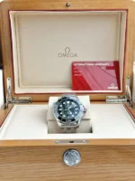 Dong Ho Omega Che Tac Seamaster Diver 300M Mau Xanh La Cay VS Factory 42mm 1 600x800 1