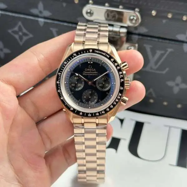 Dong-Ho-Omega-SpeedMaster-MoonWatch-Ma-Vang-Hong-Nha-May-OM-42mm-6-600x600-1 Omega Best Copies Watch SpeedMaster MoonWatch Rose Gold OM Factory 42mm - Image 1