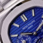 Patek Philippe Nautilus 5740 Men's Watch Blue Dial Metal Strap 40mm - Image 4