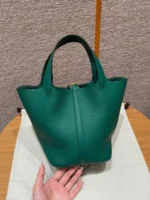 Hermes Togo leather green with gold hardware 18cm - Image 2