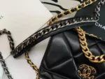 Chanel 19 wallet on chain in shiny lambskin - Image 3