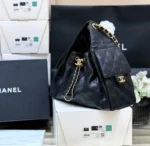 CHANEL 25 HANDBAG IN BLACK 30 GRAINED CALFSKIN GOLD HARDWARE - Image 3