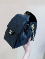 CHANEL 25 HANDBAG IN BLACK 30 GRAINED CALFSKIN GOLD HARDWARE - Image 7