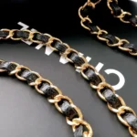 CHANEL FLAP BAG 25 IN BLACK CAVIAR LEATHER GOLD HARDWARE - Image 7