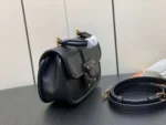 Tui Sieu Cap Louis Vuitton Hide and Seek Bag Nu Mau Den 21x15x8cm 2