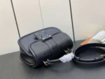 Tui Sieu Cap Louis Vuitton Hide and Seek Bag Nu Mau Den 21x15x8cm 6