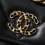 Chanel Woc C19 Handbag Womans Lock Gold Black 19cm - Image 6