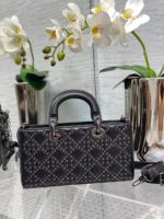 Tui Xach Dior D Joy Sieu Cap Mau Den Dinh Ngoi Sao 26cm 1