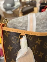 Tui Xach Louis Vuitton LV Carry All MM Monogram Mau Nau Sieu Cap 39x30x15cm 5