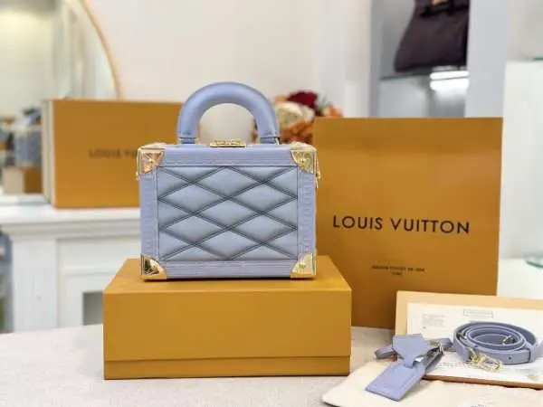 Tui-Xach-Louis-Vuitton-LV-Petite-Valise-Dang-Hop-Sieu-Cap-Mau-Xanh-22.5x17-8-600x450-1 Louis Vuitton LV Petite Valise Super Luxury Box Handbag Blue 22.5×17.5x11cm - Image 1