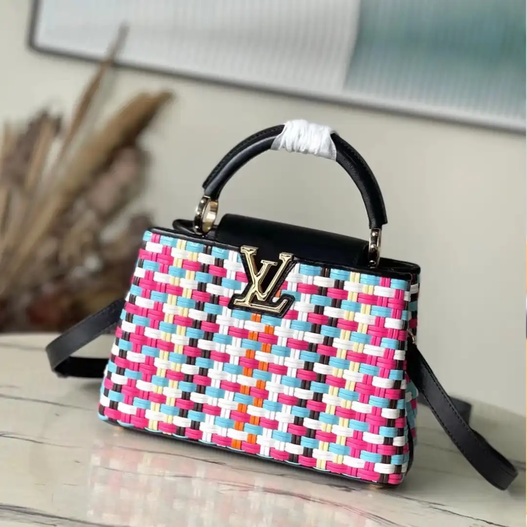Untitled-design-2025-05-27T073958.374 Louis Vuitton LV Capucines Plaid Pattern Handbags 27x18x9cm - Image 1