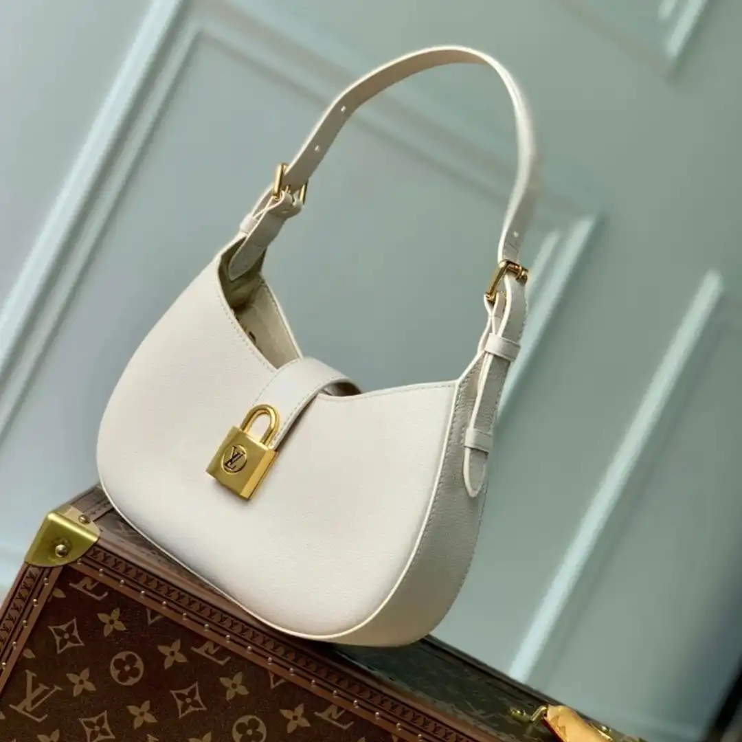 Untitled-design-2025-05-28T062154.039 Louis Vuitton LV Lowkey Lock Pattern Womans Handbags 26x18x7cm - Image 1