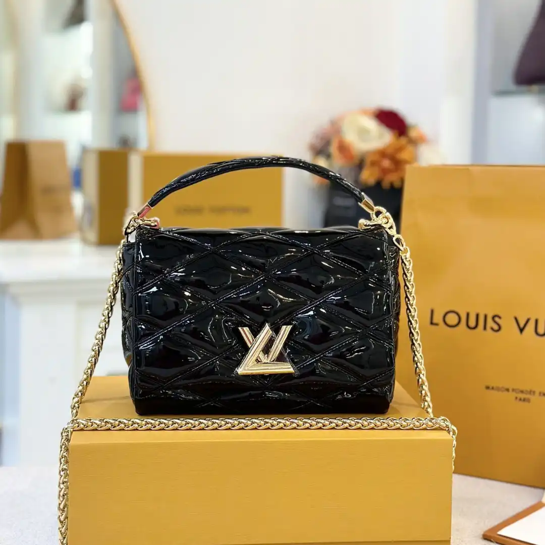 Untitled-design-2025-06-02T033022.699 Louis Vuitton LV Twist Women's Handbag Glossy Black Like Auth 23cm - Image 1