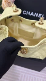 CHANEL 25 HANDBAG 30 IN YELLOW CAVIER GOLD HARDWARE - Image 5