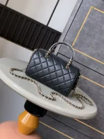 Chanel Matelasse Black Shoulder Bag Leather - Image 4