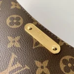 LV Pochette Liv Monogram Women - Image 7