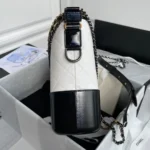 CHANEL GABRIELLE MEDIUM 28 HOBO BAG IN BLACK MIX WHITE CALFSKIN - Image 4