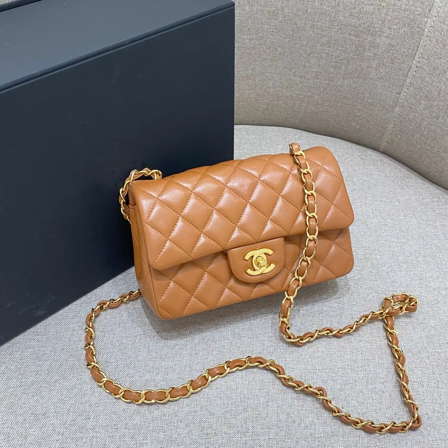 CHANEL FLAP BAG 20CM CARAMEL LAMBSKIN GOLD HARDWARE