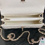 CHANEL 25C FLAP BAG 18 IN WHITE SHINY GRAINED CALFSKIN GOLD HARDWARE - Image 7