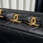 CHANEL MEDIUM FLAP BAG 26 IN BLACK CALFSKIN GOLD DOUBLE C THICK CHAIN - Image 5