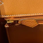 HERMES 25S MEDIUM BIRKIN 25 IN BURNT ORANGE CALFSKIN GOLD HARDWARE - Image 7