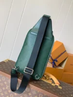 LV AVENUE SLINGBAG 31 IN DARK GREEN TAIGA LEATHER - Image 2