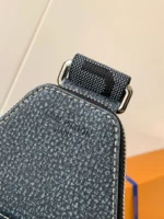 LV AVENUE SLINGBAG 31 IN BLACK MONOGRAM CANVAS WITH BROWN LOGO - Image 6