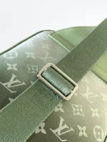 LV AVENUE SLINGBAG 31 IN WHITE AND BLACK OMBRE MONOGRAM CANVAS - Image 5