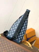 LV DUO CROSSBAG BAG 42 IN BLUE AND WHITE MONOGRAM SHADOW COWHIDE - Image 4