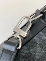 LV DUO CROSSBAG BAG 42 IN BLACK EMBOSSED CALFSKIN - Image 7