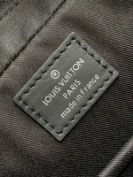 LV DUO CROSSBAG BAG 42 IN BLACK EMBOSSED CALFSKIN - Image 9