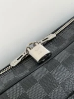 LV DUO CROSSBAG BAG 42 IN BLACK EMBOSSED CALFSKIN - Image 6
