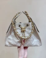 CHANEL 25 HANDBAG IN CREAM 30 GRAINED CALFSKIN GOLD HARDWARE - Image 2