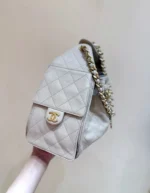 CHANEL 25 HANDBAG IN CREAM 30 GRAINED CALFSKIN GOLD HARDWARE - Image 4