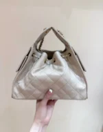 CHANEL 25 HANDBAG IN CREAM 30 GRAINED CALFSKIN GOLD HARDWARE - Image 5