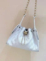 CHANEL 25 HANDBAG IN WHITE 30 GOLD HARDWARE - Image 7