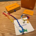 LV Necklace 131204B - Image 4